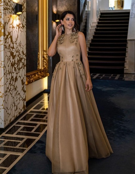 Vestido de cóctel con falda de tul y flores en 3D en INVITADISIMA Vestido de cóctel con falda de tul y flores en 3D en INVITADISIMA