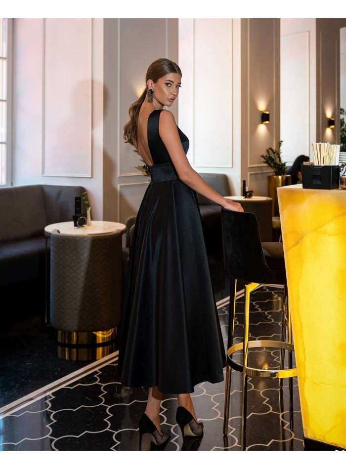 Midi party dress with flowing skirt at INVITADISIMA