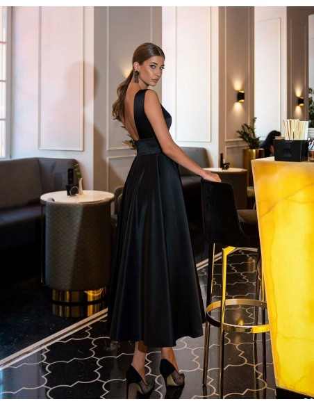 Vestido midi de fiesta con falda fluida en INVITADISIMA