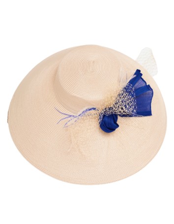 Guest hat with an original design at INVITADISIMA