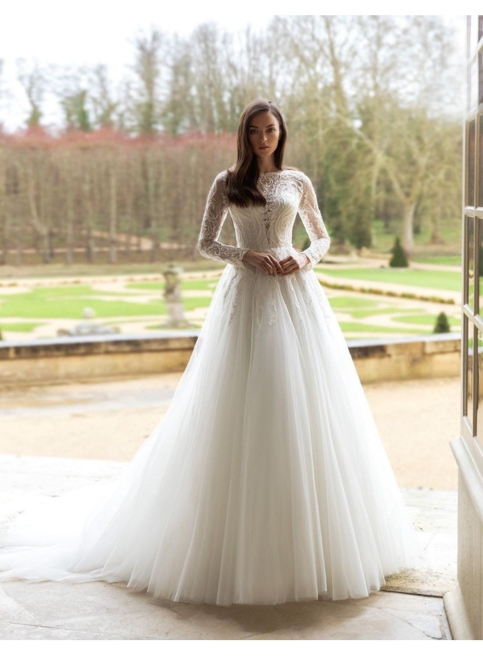 Princess cut wedding dress with printed long sleeves from Pollardi