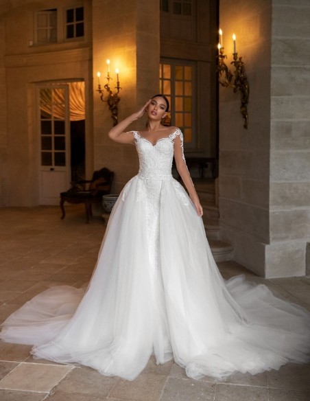 Vestido de novia con escote corazón y mangas con efecto tatuaje precioso Vestido de novia con escote corazón y mangas con efecto tatuaje precioso