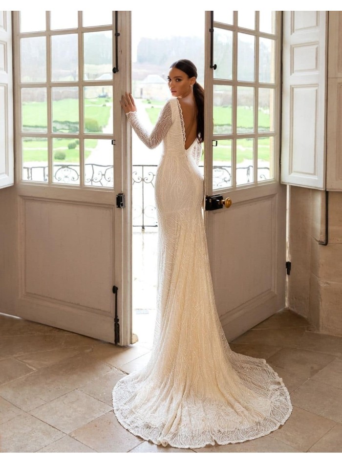 Wedding dress with long sleeves in mermaid cut with rhinestone embroidery