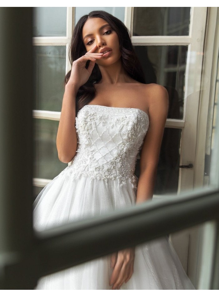 Wedding dress with strapless neckline and princess cut Pollardi Fashion Group - 1