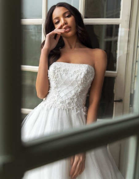 Wedding dress with strapless neckline and princess cut Pollardi Fashion Group - 1  Wedding dress with strapless neckline and princess cut Pollardi Fashion Group - 1