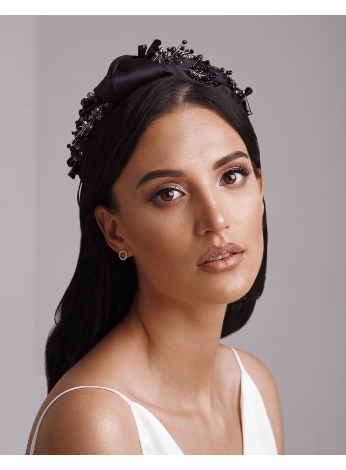 Satin headband with side knot and beads-beige