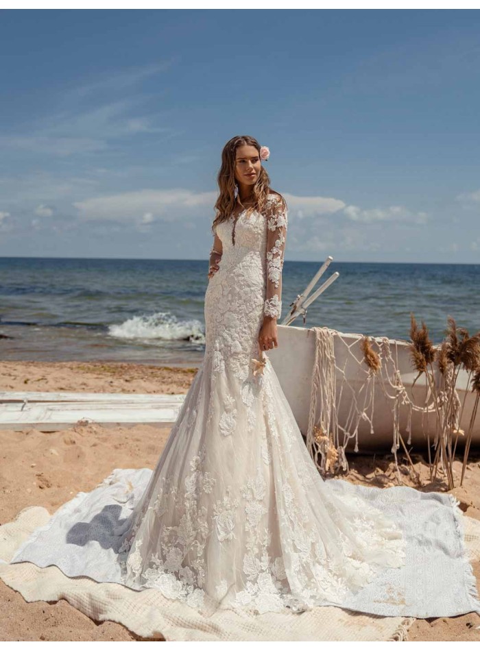 Vestido de novia con bordado de pedrería en INVITADISIMA