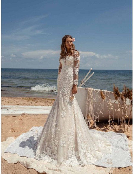 Vestido de novia con bordado de pedrería en INVITADISIMA Vestido de novia con bordado de pedrería en INVITADISIMA