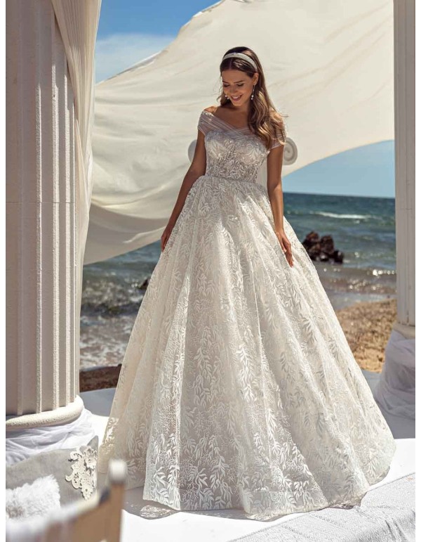 Princess cut wedding dress wrap around bardot neckline INVITADISIMA