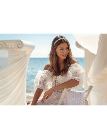 Vestido de novia evasée con escote palabra de honor y espalda descubierta en tul bordado precioso con gran cola en INVITADISIMA Vestido de novia evasée con escote palabra de honor y espalda descubierta en tul bordado precioso con gran cola en INVITADISIMA