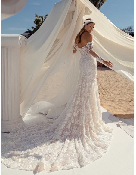 Strapless wedding dress in embroidered tulle by ANNIE VICTOR