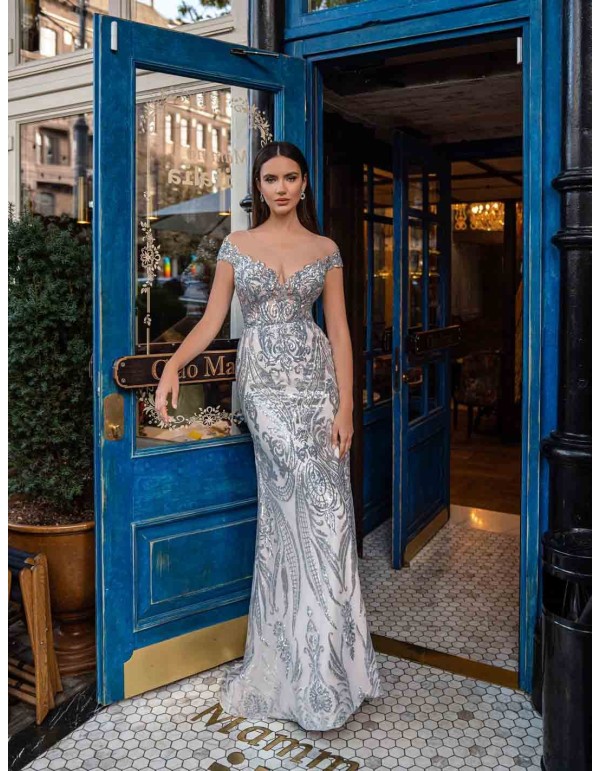 Vestido largo de fiesta corte princesa con brocado plateado y escote bandeau