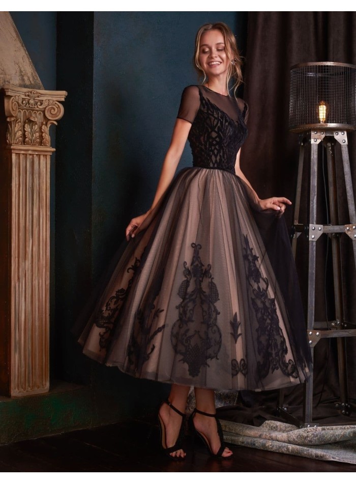 Cocktail dress with tulle skirt and velvet body at INVITADISIMA