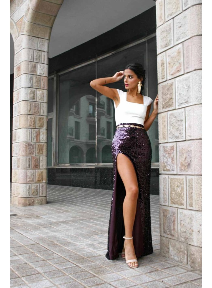 Long party skirt with paillettes and side slit