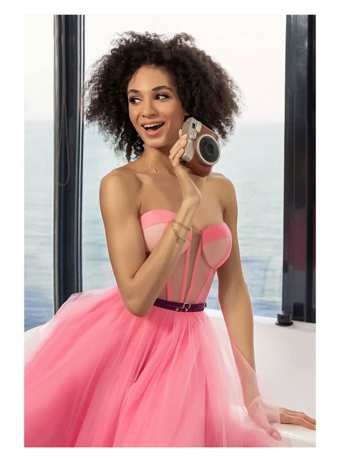 Vestido de fiesta midi rosa chicle realizado en tul con escote corazón Oksana Mukha - 2