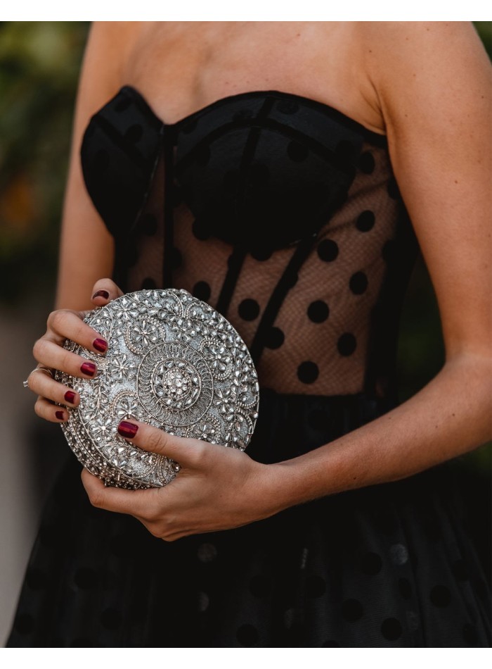 Bolso de mano joya con pequeñas flores de metal y Swarovski circular - INVITADA PERFECTA