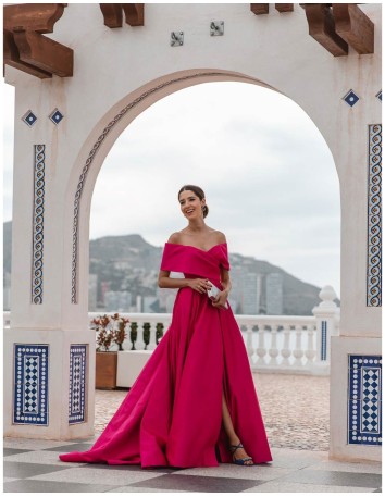 Long gown with bandeau neckline and train - INVITADA PERFECTA Silviamo - 1