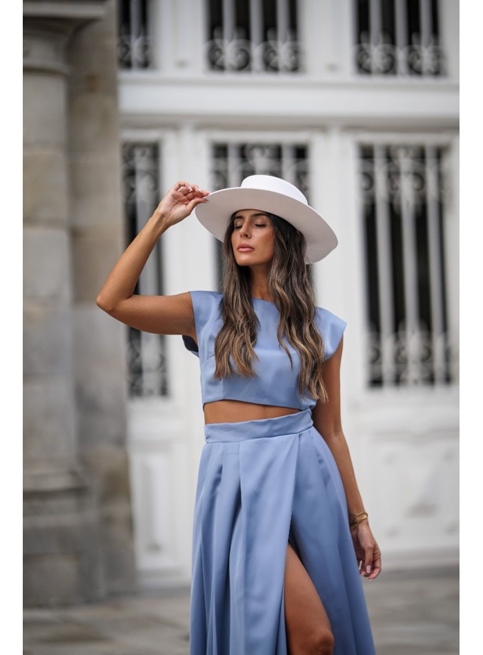 Short sleeve blue party crop-top with short sleeves | INVITADISIMA