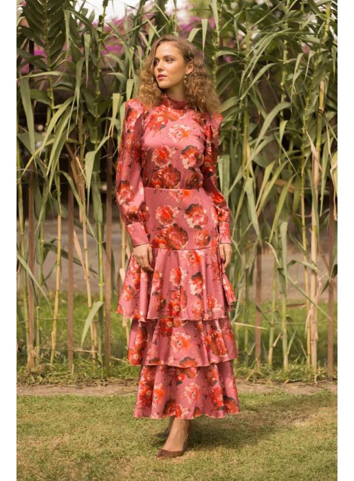 Long dress with puffed sleeves and ruffled skirt