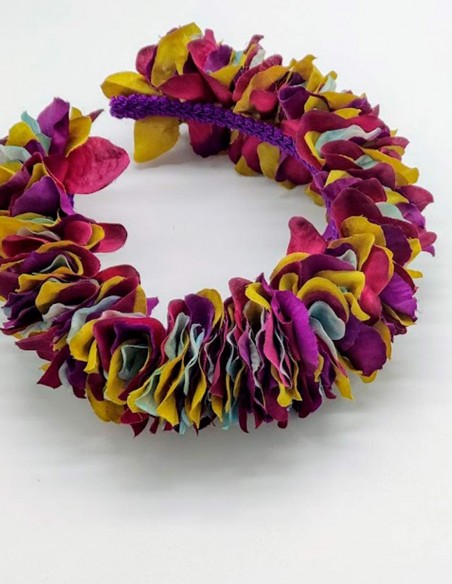 Diadema con pétalos de hortensia multicolor de Monisima de la muerte Diadema con pétalos de hortensia multicolor de Monisima de la muerte
