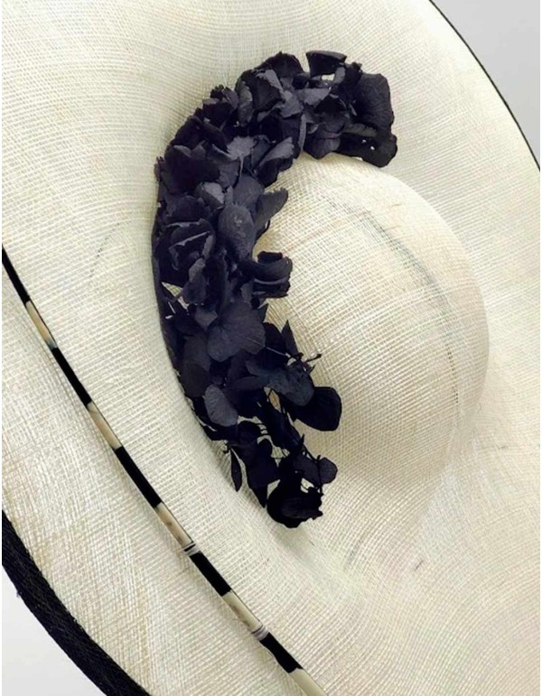 Headdress with sinamay base decorated with preserved... 2