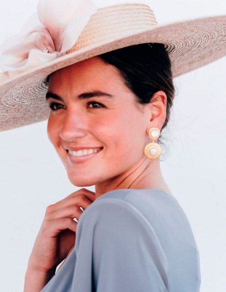 Pendientes metalizados con perla circular para invitada Pendientes metalizados con perla circular para invitada