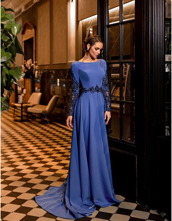 Vestido de fiesta largo con manga larga y pedrería en color azul 2