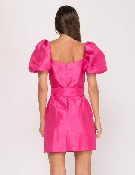 Vestido corto de fiesta con manga corta abullonada y detalle lazo en color rosa Vestido corto de fiesta con manga corta abullonada y detalle lazo en color rosa