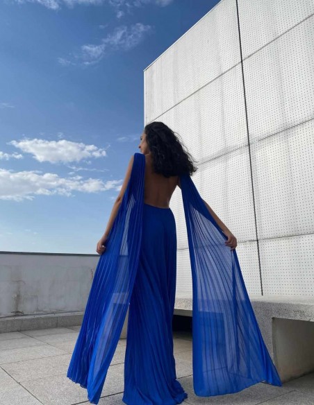 Robe longue drapée avec manches cape