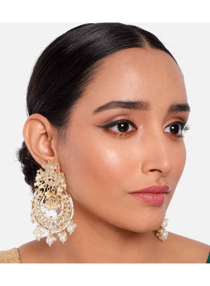 Long gold-plated party earrings with pearls