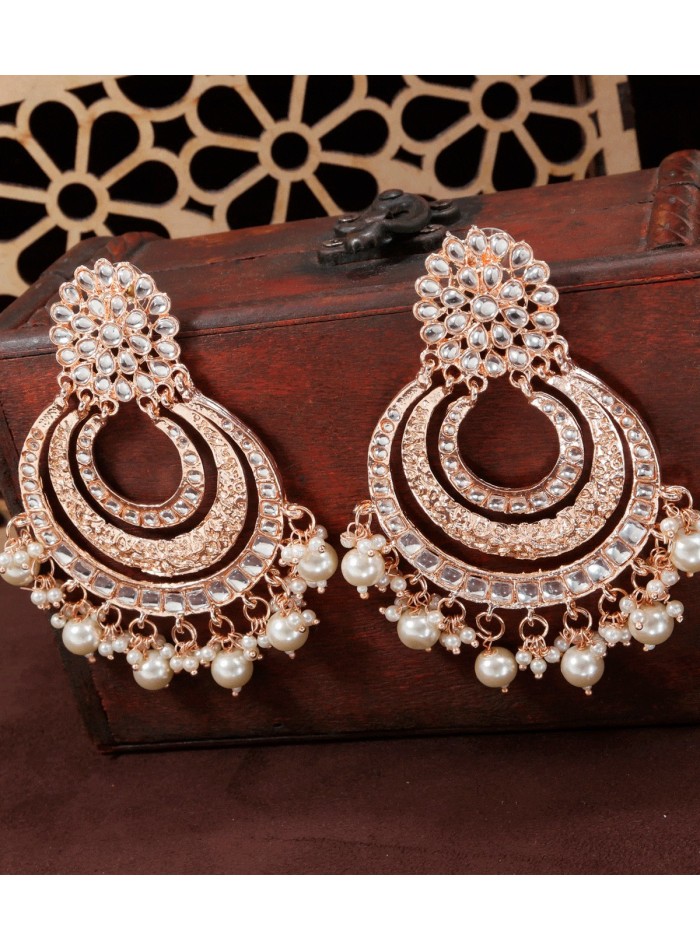 Lacquered party earrings inlaid with zircons...