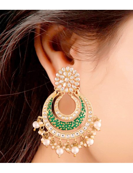 Pendientes de fiesta lacados con incrustaciones de circonitas y perlas verdes 2 Pendientes de fiesta lacados con incrustaciones de circonitas y perlas verdes 2