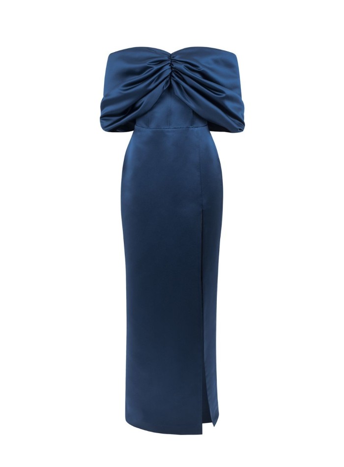 Robe longue en satin bleu marine avec encolure...