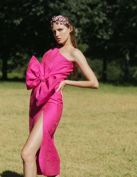 Vestido midi con lazada en la cintura y escote asimétrico