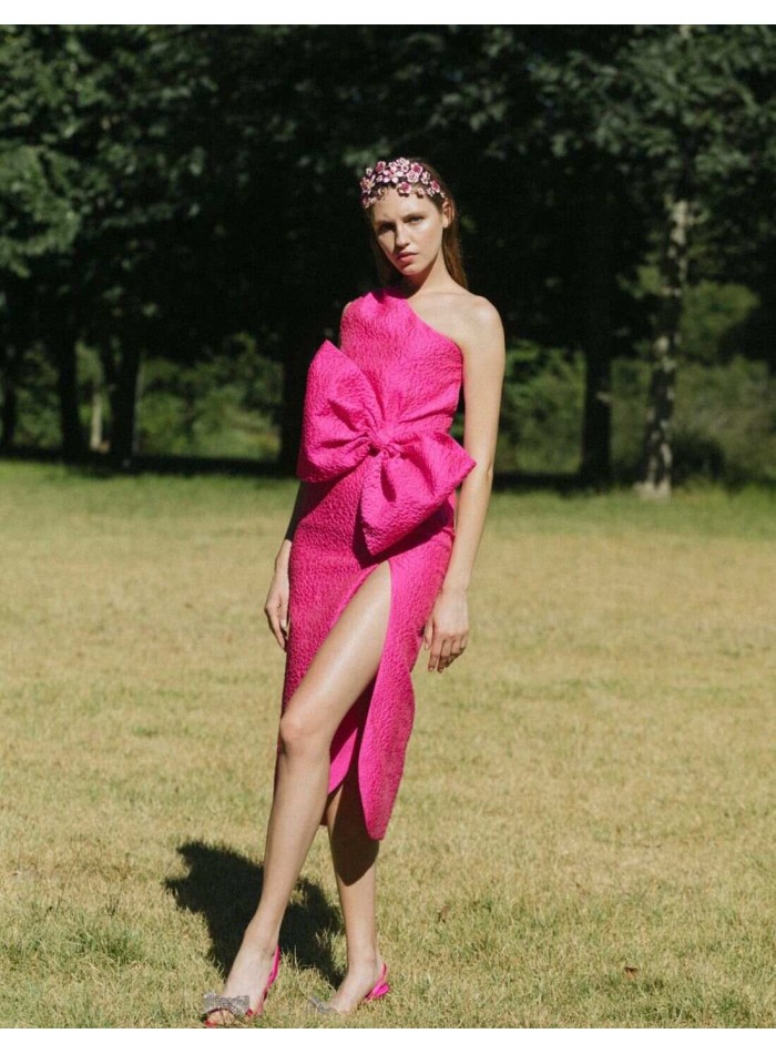 Vestido midi con lazada en la cintura y escote...