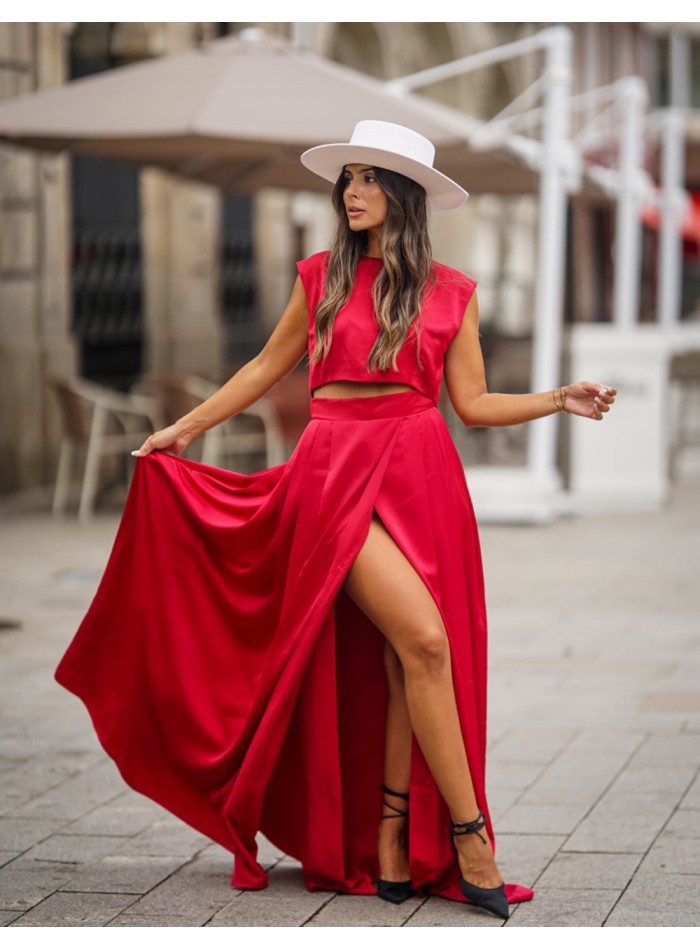 Falda larga de fiesta rojo intenso con abertura lateral