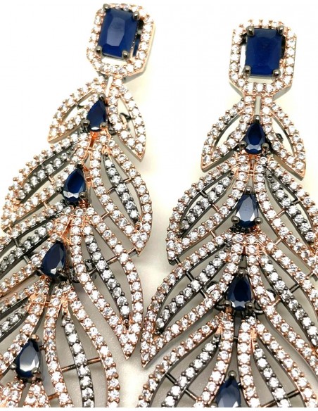 Boucle d'oreilles longue en forme de feuille