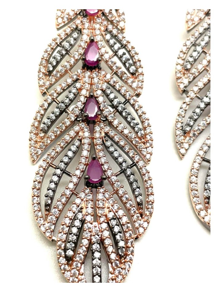 Boucle d'oreilles longue en forme de feuille