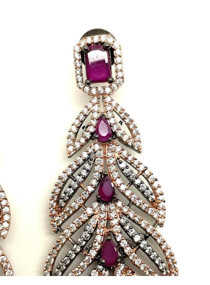 Boucle d'oreilles longue en forme de feuille