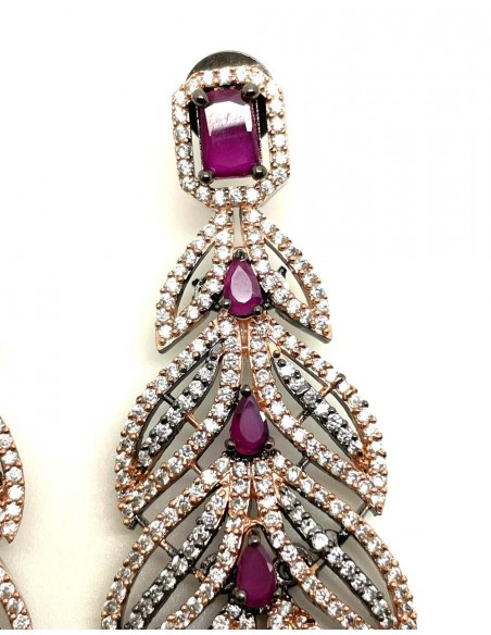 Boucle d'oreilles longue en forme de feuille