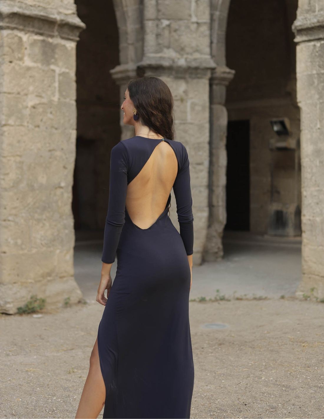 https://invitadisima.com/33521-thickbox_default/long-party-dress-with-open-back-and-side-slit-bombon-spain.jpg
