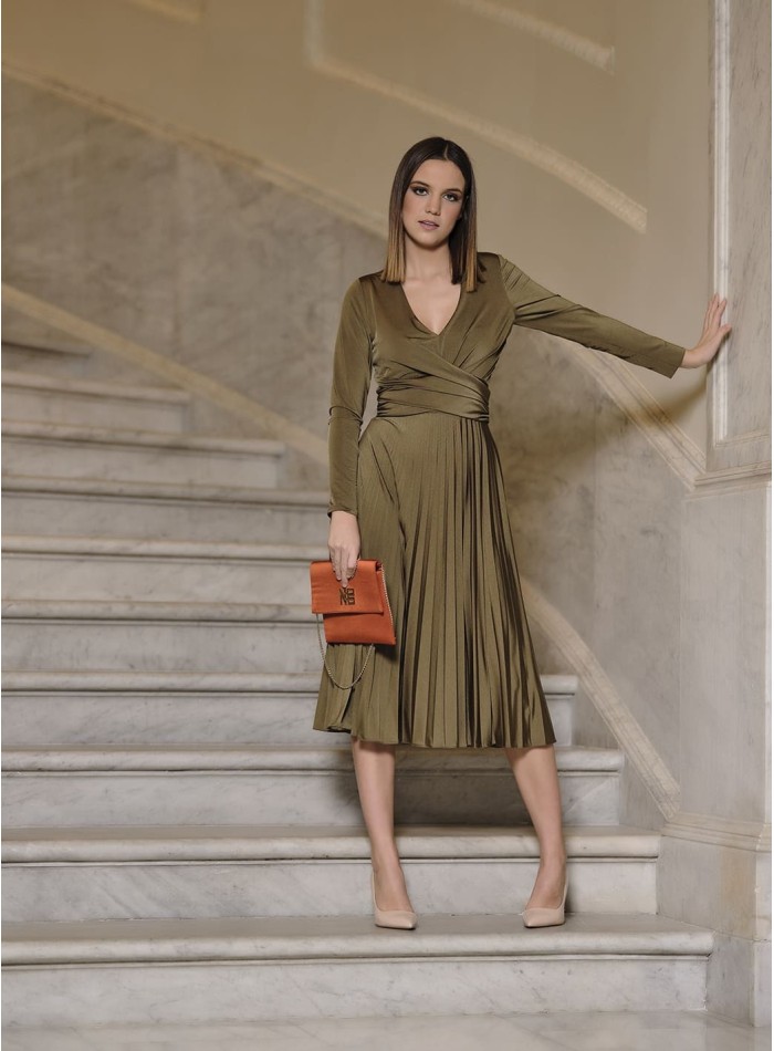 Midi dress with crossover neckline and long sleeves and pleated skirt
