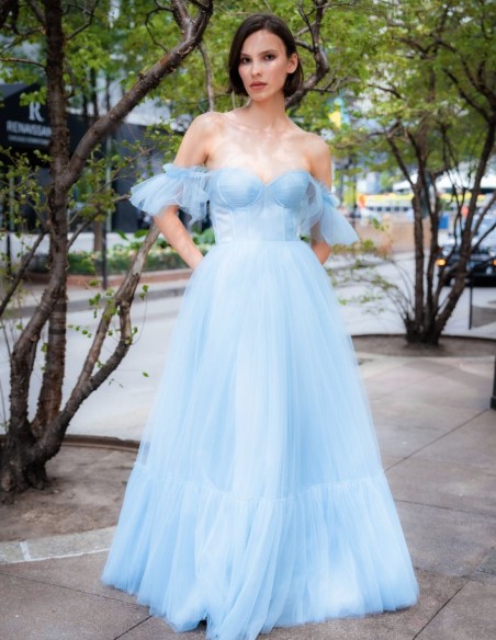 Vestido de fiesta largo de tul con cuerpo tipo corsé y mangas caídas Vestido de fiesta largo de tul con cuerpo tipo corsé y mangas caídas
