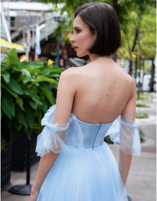Vestido de fiesta largo de tul con cuerpo tipo corsé y mangas caídas 2