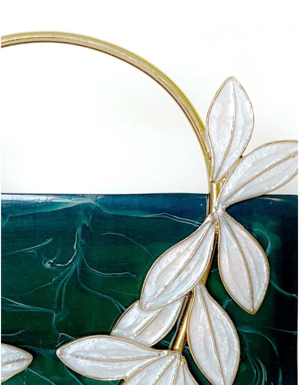 Bolso nacarado duro de color verde con asas hojas de gran... 2