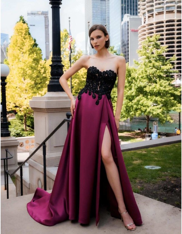 Vestido largo de fiesta con top bordado de pedrería y falda con abertura lateral