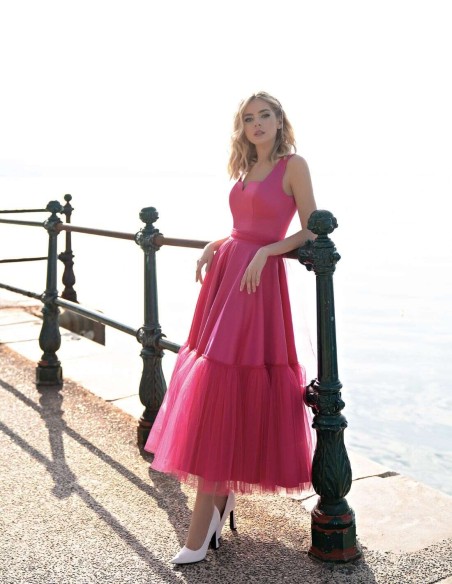 Midi party dress flared skirt with tulle and square neckline Midi party dress flared skirt with tulle and square neckline