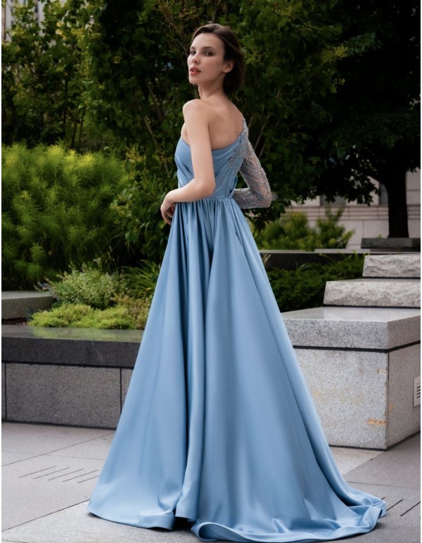 Vestido largo de fiesta con escote asimétrico y manga de pedrería y transparencias 2