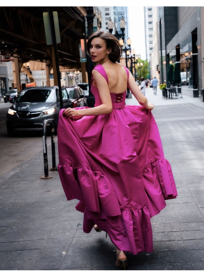 Robe longue de fête avec encolure cache-coeur...