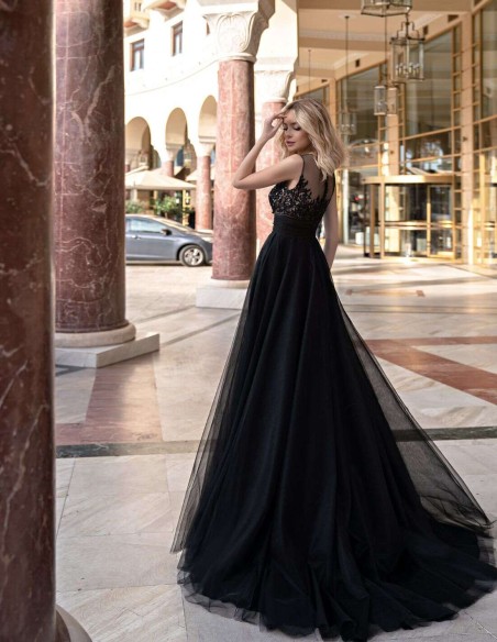 Robe de gala avec corsage brodé de strass et jupe maxi en tulle